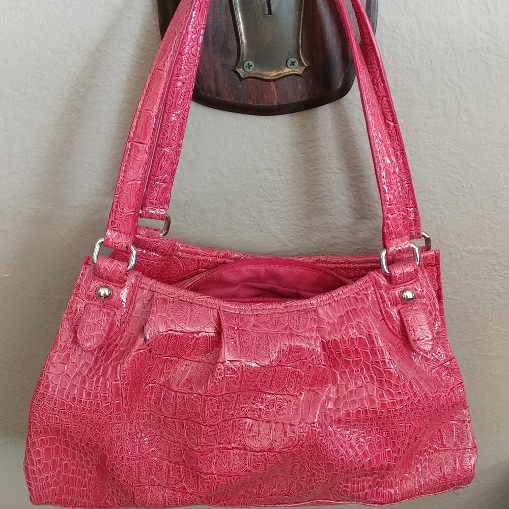 Pink Faux Alligator Skin Bg